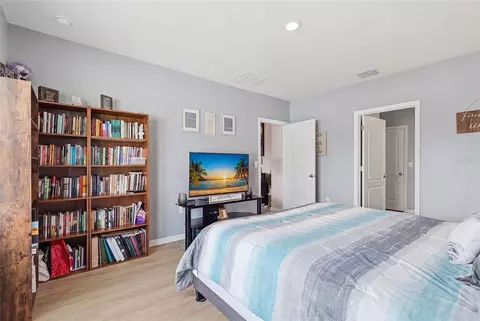 Bedroom - 2561 Harmonia Hammock Rd, Harmony, FL 34773 photo 2 of 3