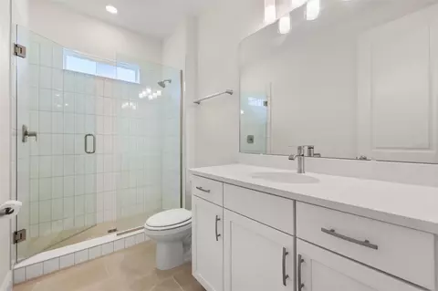 Bath - 14360 Crest Palm Ave, Windermere, FL 34786 photo 8 of 8