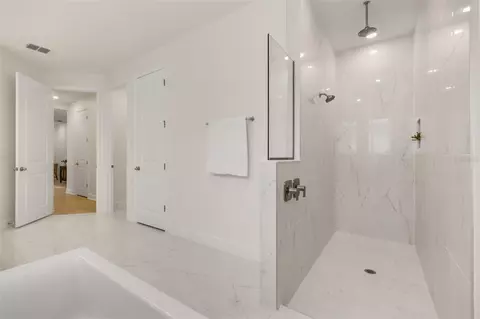 Bath - 14360 Crest Palm Ave, Windermere, FL 34786 photo 3 of 8
