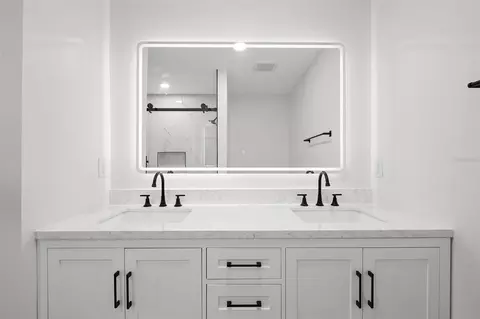 Bath - 1192 Liza St, Saint Cloud, FL 34771 photo 4 of 7