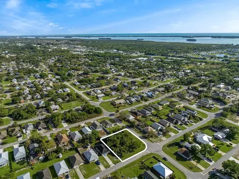 1505 4th Ave SW, Vero Beach, FL 32962