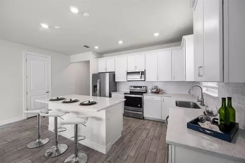 Kitchen - 2731 Forestdale St, Saint Cloud, FL 34771 photo 2 of 5