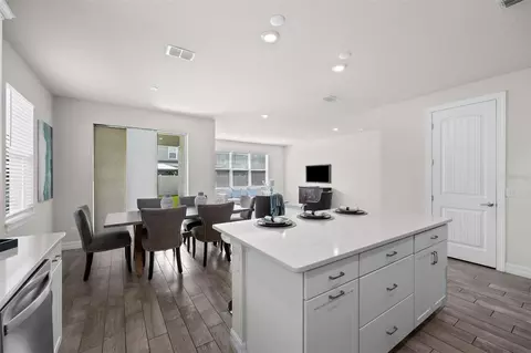 Kitchen - 2731 Forestdale St, Saint Cloud, FL 34771 photo 4 of 5