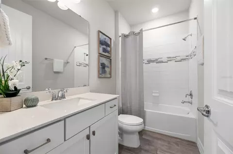 Bath - 2731 Forestdale St, Saint Cloud, FL 34771 photo 2 of 2