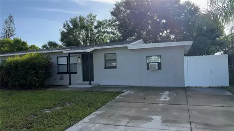 17 S Solandra Dr, Orlando, FL 32807