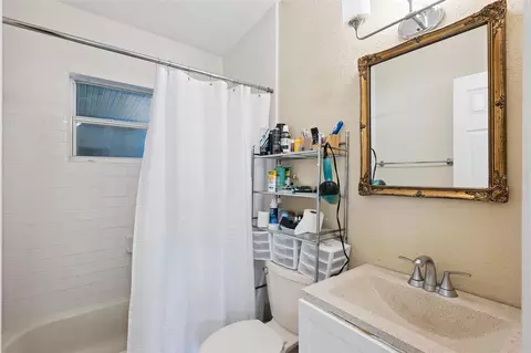 Bath - 1104 Malcom Rd, Ocoee, FL 34761 photo 1 of 2