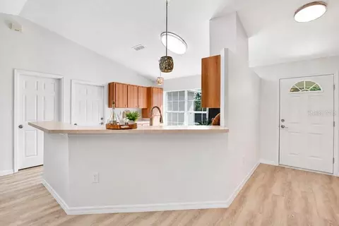 Entry Way - 40621 E 2nd, Umatilla, FL 32784 photo 1 of 1