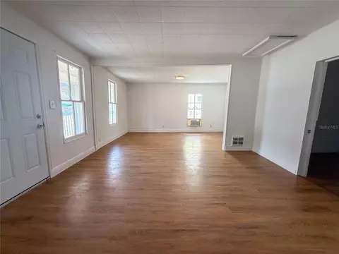 Living - 19 N Mary St, Eustis, FL 32726 photo 4 of 8