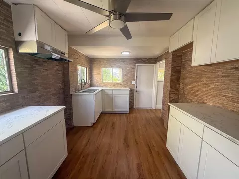 Kitchen - 19 N Mary St, Eustis, FL 32726 photo 4 of 7