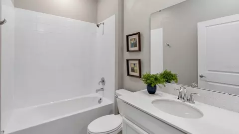 Bath - 5594 Ronin Dr, Saint Cloud, FL 34771 photo 2 of 3