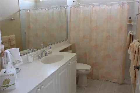 Bath - 5215 97th St E, Bradenton, FL 34211 photo 3 of 3