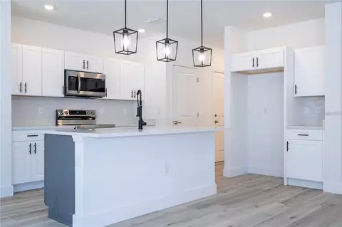 Kitchen - 42021 Tamarac St, Eustis, FL 32736 photo 1 of 5