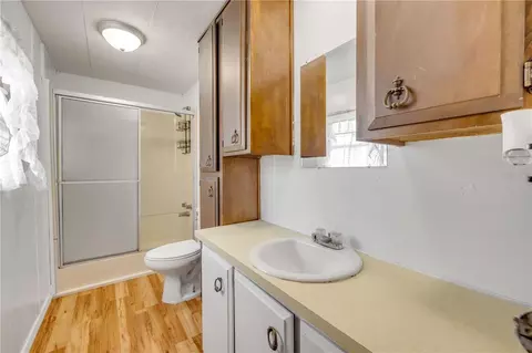 Bath - 41348 Deer St, Eustis, FL 32736 photo 2 of 4