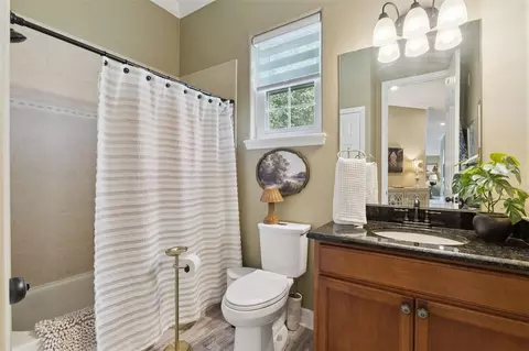 Bath - 4282 Mckinnon Rd, Windermere, FL 34786 photo 4 of 6