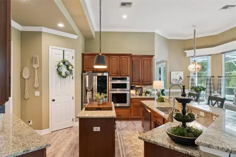 Kitchen - 4282 Mckinnon Rd, Windermere, FL 34786 photo 6 of 6