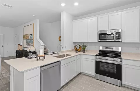 Kitchen - 3788 SE 36th Ln, Ocala, FL 34480 photo 2 of 5