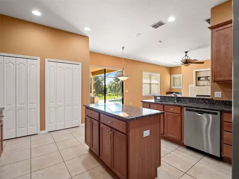 Kitchen - 21312 Marsh View Ct, Clermont, FL 34715 photo 6 of 8