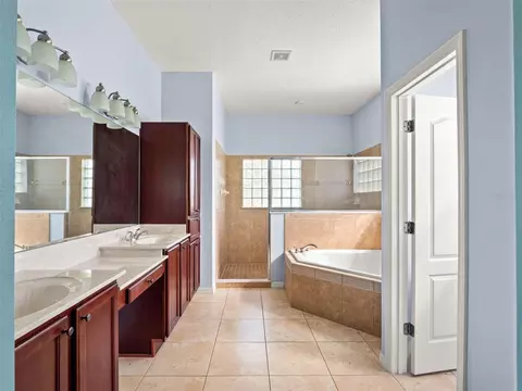 Bath - 21312 Marsh View Ct, Clermont, FL 34715 photo 4 of 12