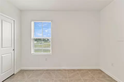 Bedroom - 15401 SW 34 Ter, Ocala, FL 34473 photo 4 of 10