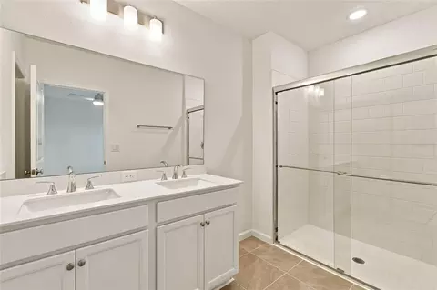 Bath - 15401 SW 34 Ter, Ocala, FL 34473 photo 2 of 3