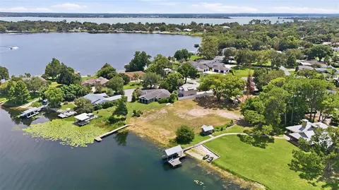 1810 Pineway Ct, Mount Dora, FL 32757