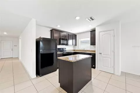 Kitchen - 2166 Mandarin Loop, Dundee, FL 33838 photo 2 of 2