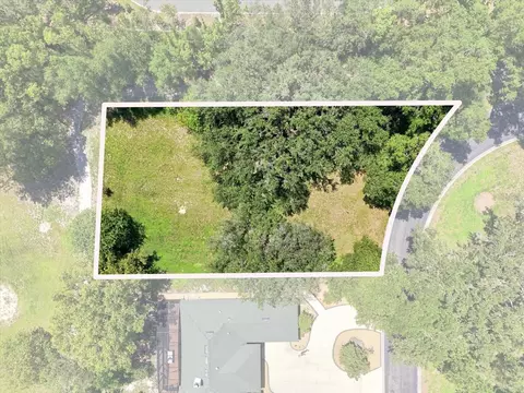 512 Dowling Cir, Lady Lake, FL 32159