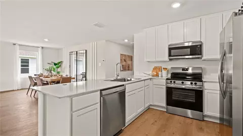 Kitchen - 327 Nola Ln, Dundee, FL 33838 photo 2 of 2