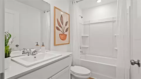 Bath - 327 Nola Ln, Dundee, FL 33838 photo 1 of 4