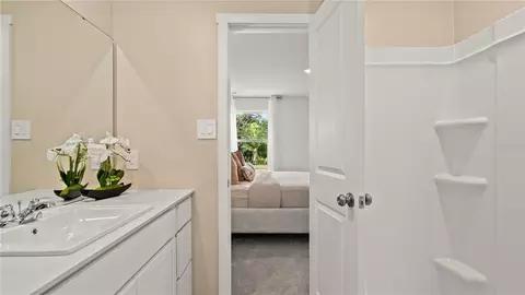 Bath - 327 Nola Ln, Dundee, FL 33838 photo 4 of 4