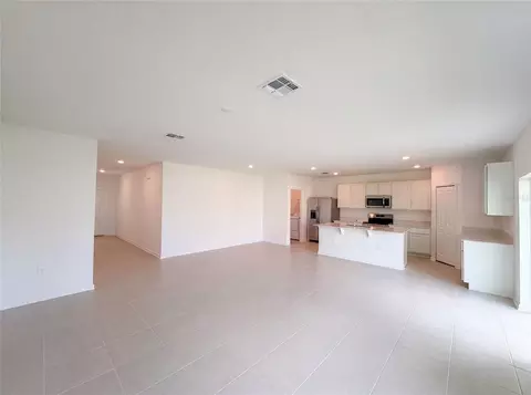 Living - 2142 Lasso Loop, Eagle Lake, FL 33839 photo 2 of 2