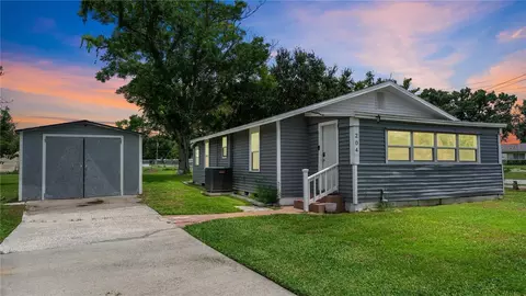 204 Pine Ave, Polk City, FL 33868