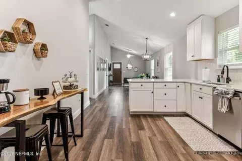 Entry Way - 721 N Volusia St, Saint Augustine, FL 32084 photo 1 of 1