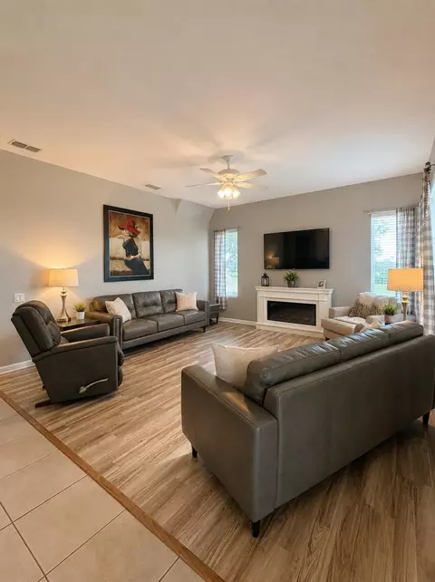 Living - 602 Hernando Pl, Clermont, FL 34715 photo 1 of 1