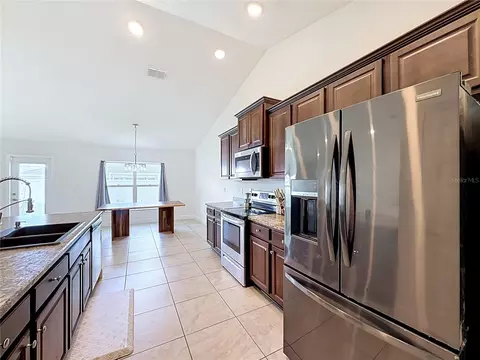 Kitchen - 5108 SW 90th Pl, Ocala, FL 34476 photo 6 of 7