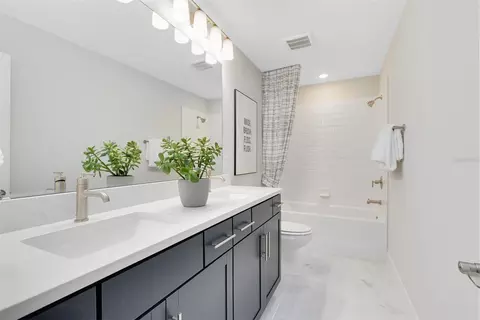 Bath - 5513 Settlingstone Ln, Saint Cloud, FL 34771 photo 3 of 3