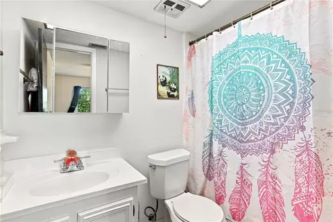 Bath - 4745 Avon Ct #4745, Saint Cloud, FL 34769 photo 3 of 4