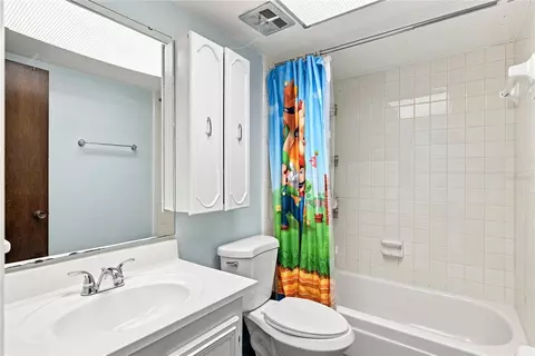Bath - 4745 Avon Ct #4745, Saint Cloud, FL 34769 photo 2 of 4