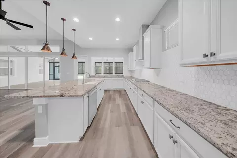 Kitchen - 5013 Vantage Ct, Saint Cloud, FL 34772 photo 4 of 4