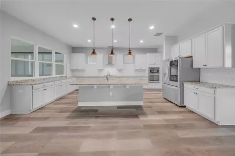 Kitchen - 5013 Vantage Ct, Saint Cloud, FL 34772 photo 2 of 4