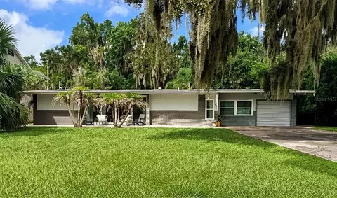 46 Palm Dr, Yalaha, FL 34797