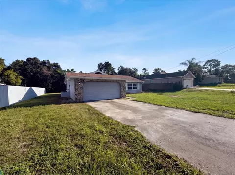 Exterior - 11339 Stacy St, Spring Hill, FL 34609 photo 3 of 7