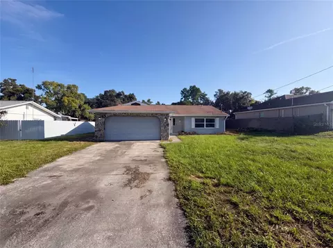Exterior - 11339 Stacy St, Spring Hill, FL 34609 photo 2 of 7