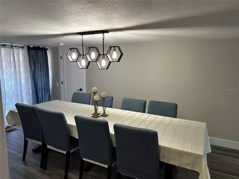 Dining - 925 E 10th Ave, Mount Dora, FL 32757 photo 2 of 5