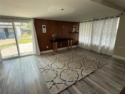 Living - 925 E 10th Ave, Mount Dora, FL 32757 photo 4 of 5