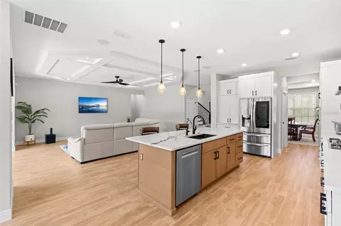 Kitchen - 1072 Pando Loop, Orlando, FL 32824 photo 3 of 4