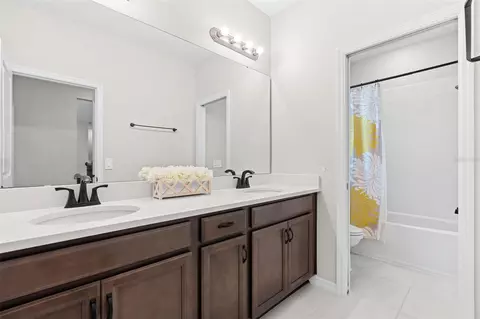 Bath - 1072 Pando Loop, Orlando, FL 32824 photo 7 of 8