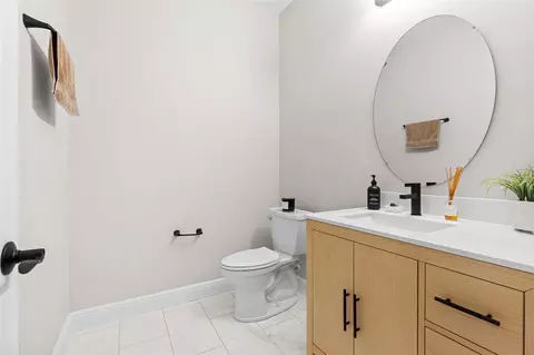 Bath - 1072 Pando Loop, Orlando, FL 32824 photo 8 of 8