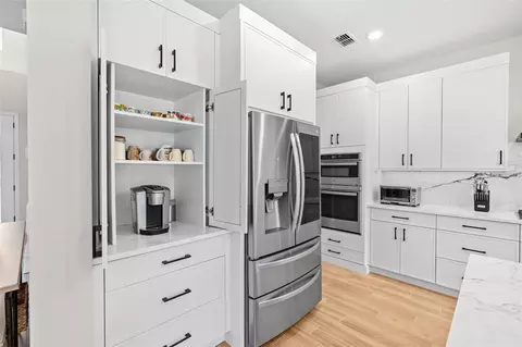 Kitchen - 1072 Pando Loop, Orlando, FL 32824 photo 4 of 4