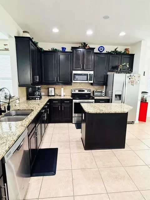 Kitchen - 338 Chickasaw Berry Rd, Ocoee, FL 34761 photo 1 of 3